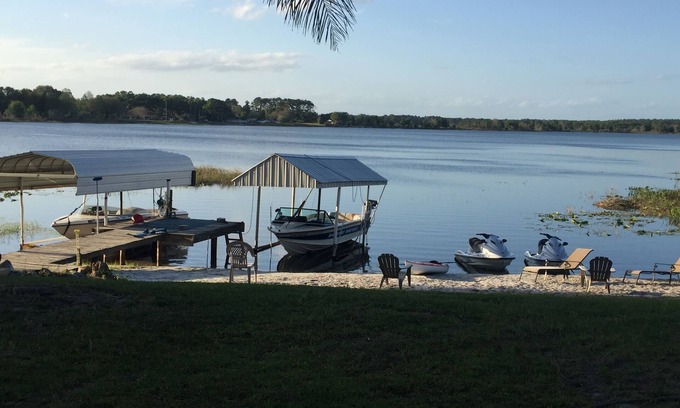 Candler Maison | Accueil calme au bord du lac rural ~ 90 pi. Rivage privé ~ Canoë et Kayak inclus