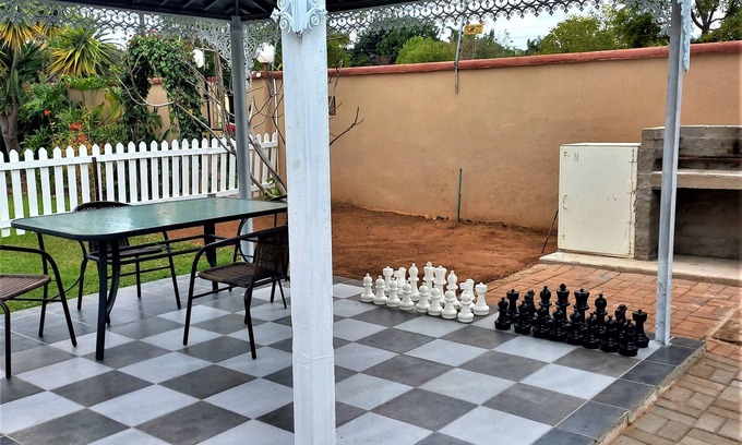 Polokwane Lit Et Petit-Déjeuner | Quiet, safe, very clean and comfortable, not far from activities in Polokwane.