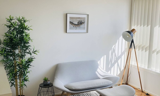 Ormond Appartement | Quiet Scandi style 1 bed apartment in leafy green suburb