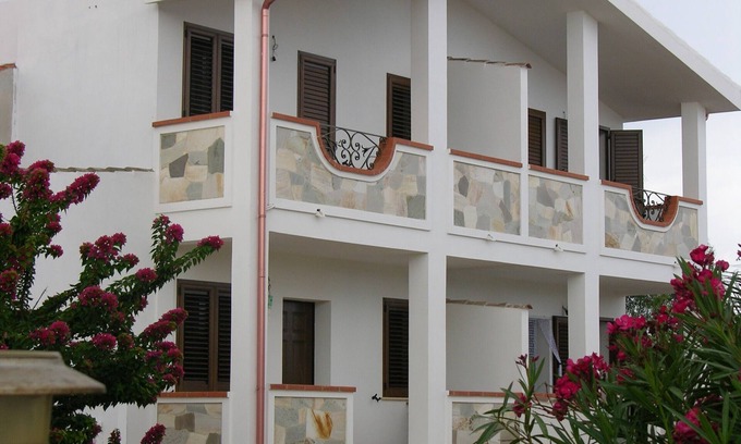 Sant'Anna Arresi Maison | Maison jumelée calme à quelques minutes des dunes de Porto Pino