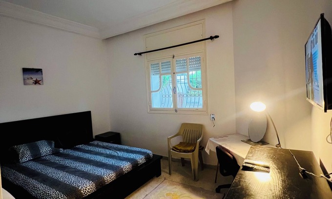 Sakiet Eddaier Appartement | Quiet, spacious seaside studio