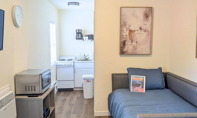 Colorado Springs Appartement | Quiet studio in amazing Colorado Springs with AC