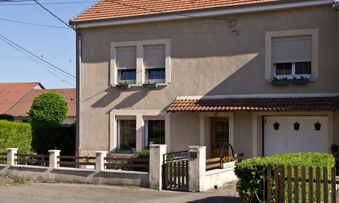 Flocourt Appartement | STUDIO AU CALME A LA CAMPAGNE, Animaux de compagnie acceptés ! salle de jeu,