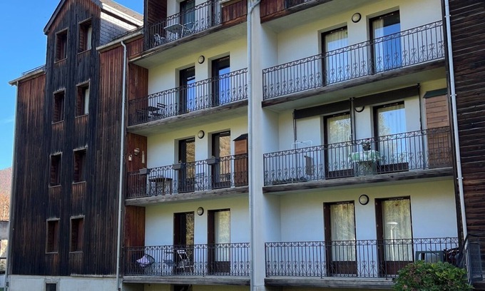 Bagneres-de-Luchon Appartement | Appartement T3 calme dans parc arboré à 10 mn à pied de l'espace thermo-ludique