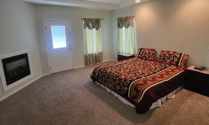 Flournoy Autre | Quiet, vast,mountain views farm house where you and your family will enjoy