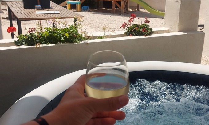Douzens Maison | Quiet villa with its jacuzzi located between the city of Carcassonne and the beach.