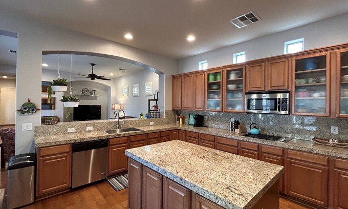 Litchfield Park Maison | quiet , walkable neighborhood near Wigwam resort