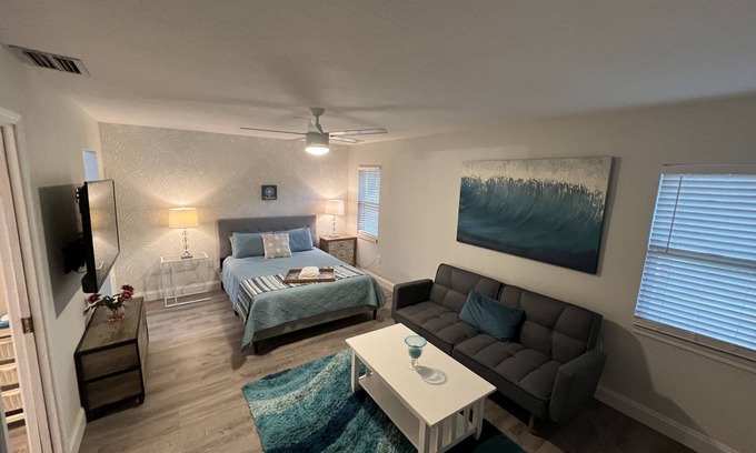 Bradenton Appartement | Quiet Waterview Oasis - 10 minutes to Anna Maria Island