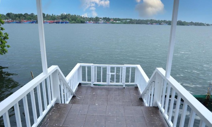 Kollam Maison | QUILON LAKE INN