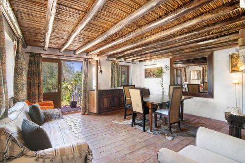 Porches Villa | Quinta Alegre