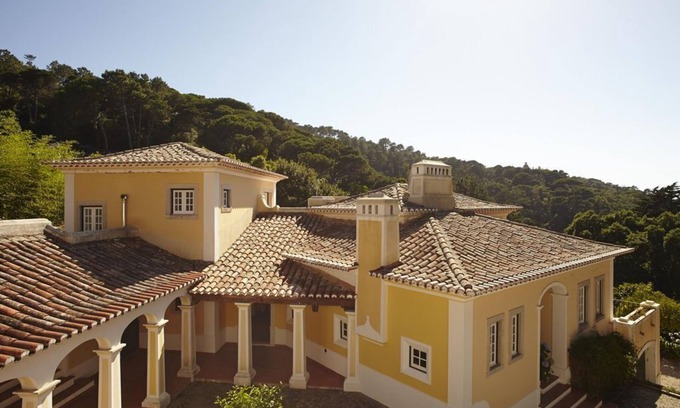 Monserrate Maison | Quinta Matalva Main House -styish and secluded villa with pool, view and gardens