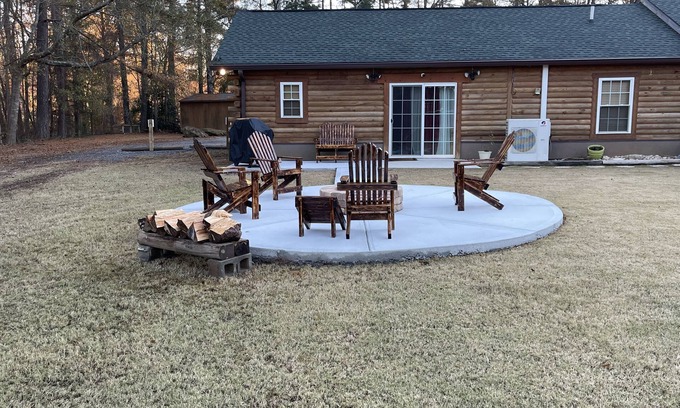 Conyers Cabine | Quintessential escape to a log cabin!