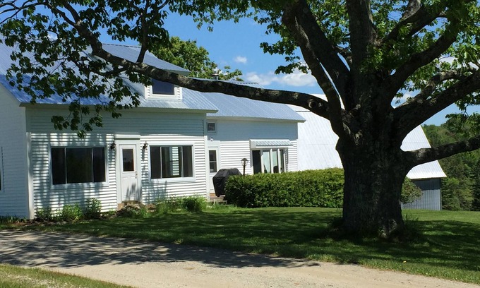 Orleans Autre | Quintessential Farmhouse with WiFi and incredible views in Brownington, VT