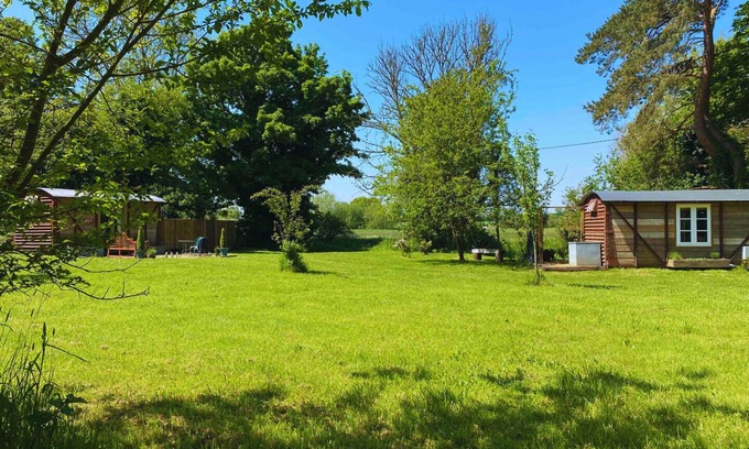 Aldborough Appartement | Quirky railway carriage has been crafted with attention to detail