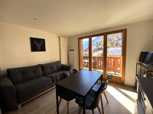 Les Deux Alpes Appartement | Résidence Myosotis - Les Deux Alpes – Studio cabine au pied des pistes avec balcon et vue dégagée MAE-5421