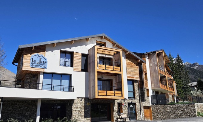 Ancelle Appartement | résidenceT3 NEUF SPENDIDE pied des pistes hiver été wc séparé tv chaque chambre