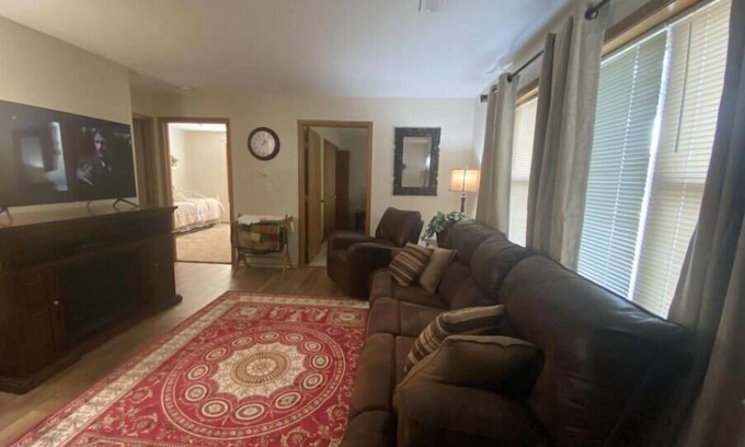 Sioux Falls Appartement | R Place - Peaceful and quiet apartment! Easy access to all surrounding area.