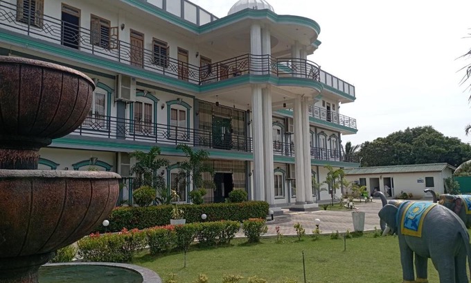 Kilinochchi Hôtel | R S GREEN BARATHI RESORT