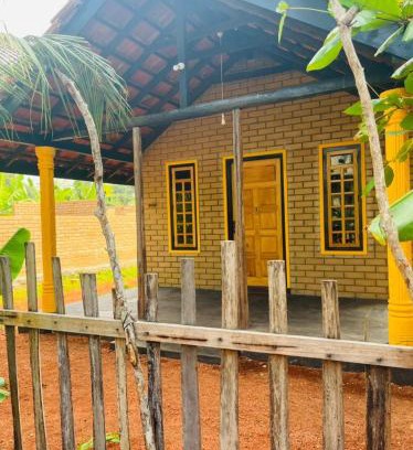 Valikamam South Hôtel | Raavan Vilage
