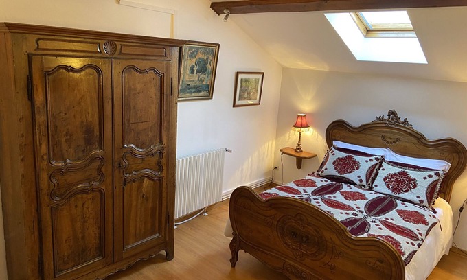 Saint-Vincent-de-Mercuze Lit Et Petit-Déjeuner | Chambre Rachmaninov, style ancien