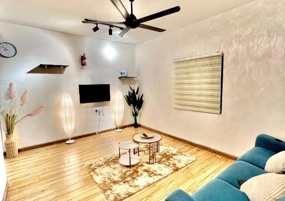 Bukit Rambai Maison | Raees Homestay