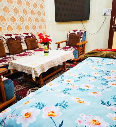 Naini Maison | Rai Homestay