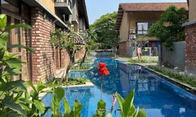 Roychak Maison | Raichak Elegant Duplex House With A Pool View.