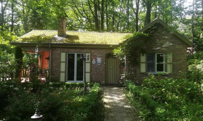 Ursel Maison | Rainbow Lodge