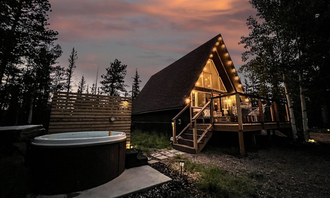 Spring Valley Cabine | Rainbow Trail //A-frame