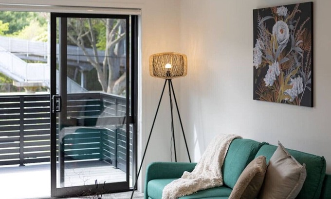 Lower Hutt Maison | Rainey Lane Delight: 2BR Escape