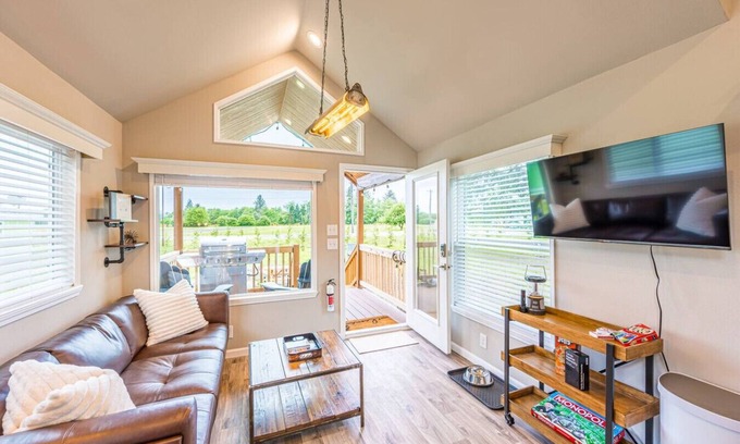 Forks Maison | Rainforest Tiny Home Retreat Industrial #26