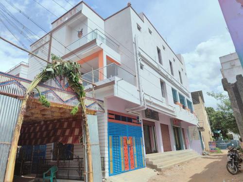 Papasanam Appartement | Raja Residency and Home Stay