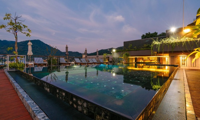 Nanai Road Hôtel | Rak Elegant Hotel Patong