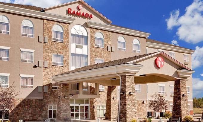 Lac La Biche Hôtel | Ramada by Wyndham Lac La Biche