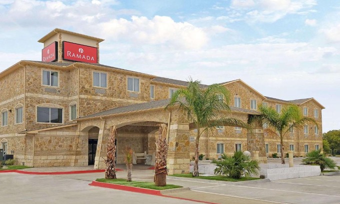 Hewitt Hôtel | Ramada by Wyndham South Waco