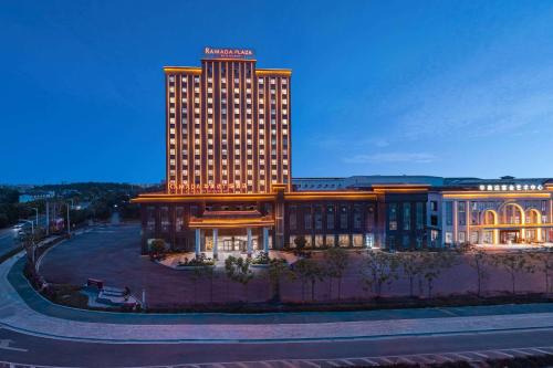 Echeng District Hôtel | Ramada Plaza by Wyndham Ezhou Binjiang
