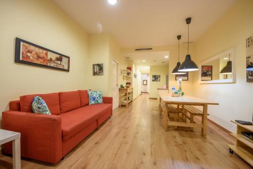 El Poble-sec Appartement | RamblasRentals Chic & Spacious Flat Pool Table 15M Ramblas - Parking - Wifi