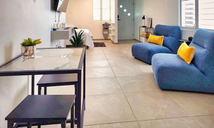 Maleza Baja Appartement | Ramey Base: 2 Mins-Airport/Beach/Golf/Restaurants