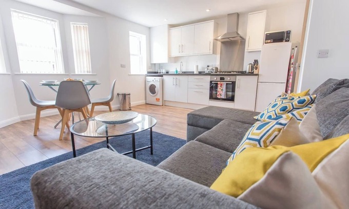 Cowley Appartement | Rana Ct 8 (Randolph Suite) | 2 Bed 1st Floor Apt Duplex