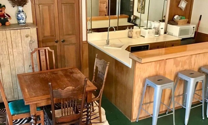 Cat Spring Maison | Ranch House Studio Romantic Getaway in Texas with Optional Fun Ranch Activities!