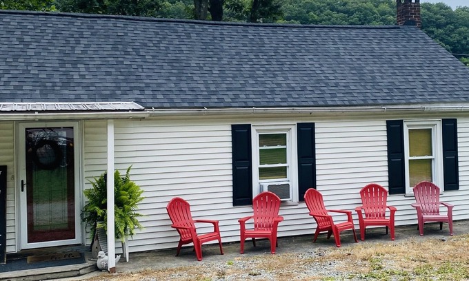 Brockton Maison | Ranch Style River Bungalow with Fireplace, River & 10 Acres