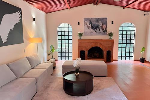 Villa Victoria Maison | Rancho con cuatrimotos y cine