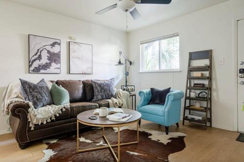 North University Appartement | Rancho Del Sol l Sleeps 5 l Close to Downtown I TV