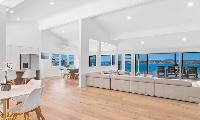 Salamander Bay Maison | Randall Drive No 64 - Magnificent Views - Pool - Air con - WiFi - The list goes on!