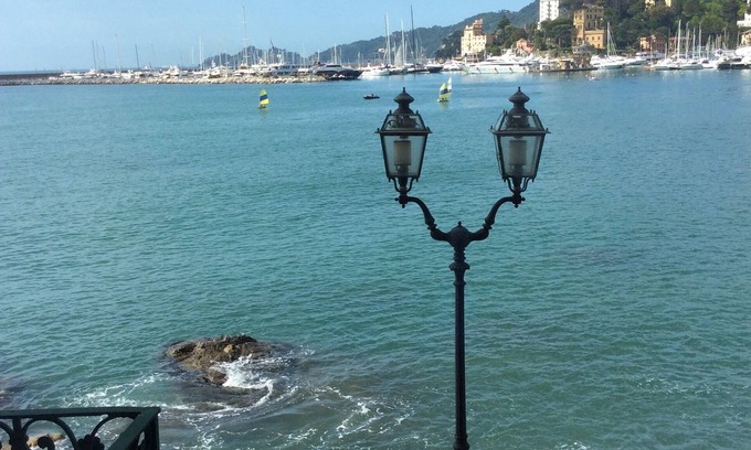 Rapallo Appartement | Rapallo: elegant period apartment by the sea, with wi-fi, renovated in 2024