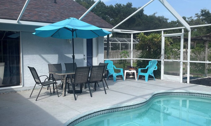 Lutz Appartement | Rare & Amazing 3 bdrm 2 bath apt with pool gives you a home away from home feel.