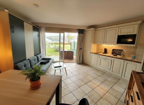 Duingt Appartement | Rare : au bord du lac d’Annecy, cosy appartement en rez de jardin avec terrasse privative