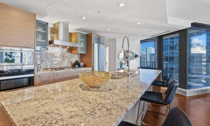 Coal Harbour Appartement | RARE,BEAUTIFUL , ONE OF A KIND LUXURY UNIT @SHANGRI-LA