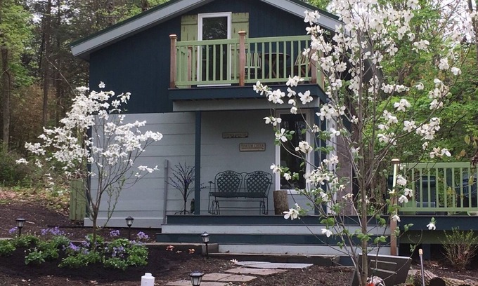 Baptistown Maison | Rare Tiny House: La retraite de l'écrivain parfait dans le comté de Bucks, PA