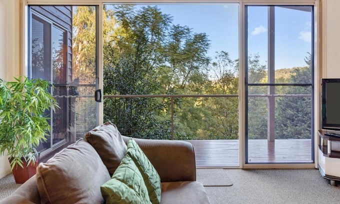 Ravensbourne Chalet De Ski | Ravensbourne Escape- Kookaburra Kottage
